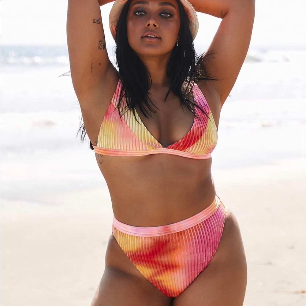 NWT High rise bathing suit bottom in tie dye